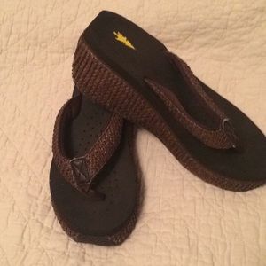 Volatile brown sandals size 9